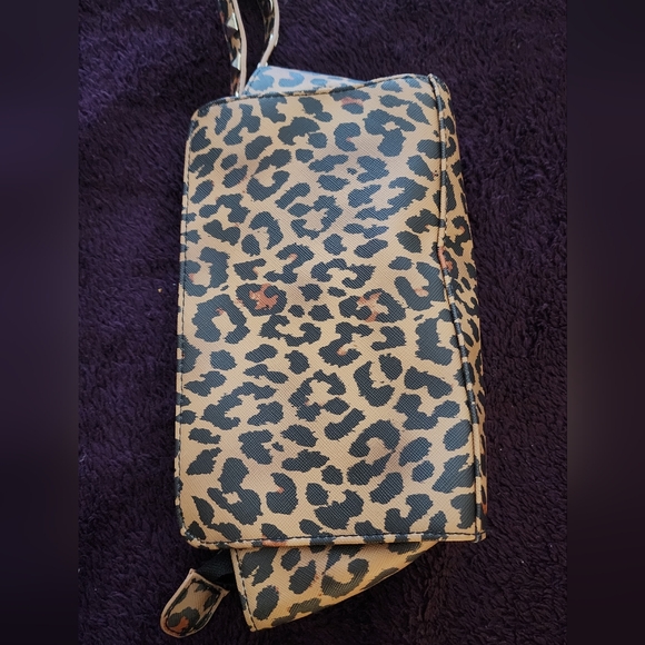 Victoria's Secret Leopard Printed Wristlet - Picture 9 of 12
